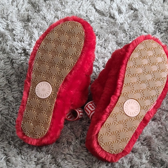 Ugg slippers - Picture 2 of 3
